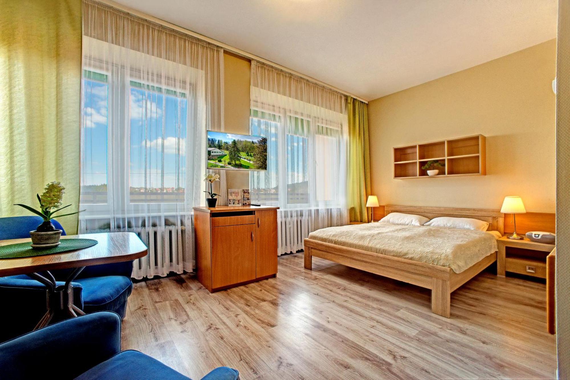 Kzzg W Polsce, Gornicze Sanatorium Zwiazkowe "Gornik" Hotel Iwonicz-Zdroj Ngoại thất bức ảnh