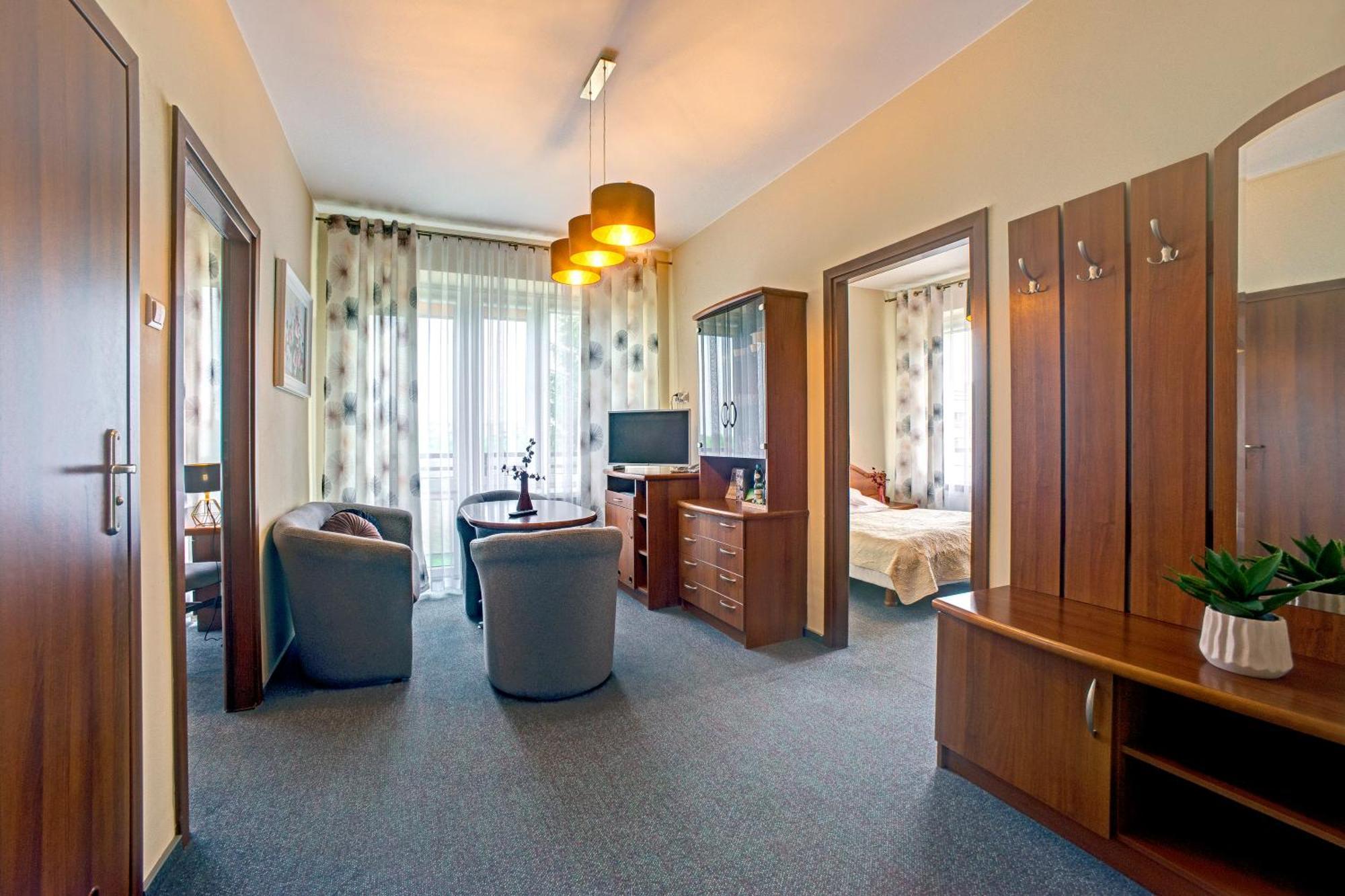 Kzzg W Polsce, Gornicze Sanatorium Zwiazkowe "Gornik" Hotel Iwonicz-Zdroj Ngoại thất bức ảnh