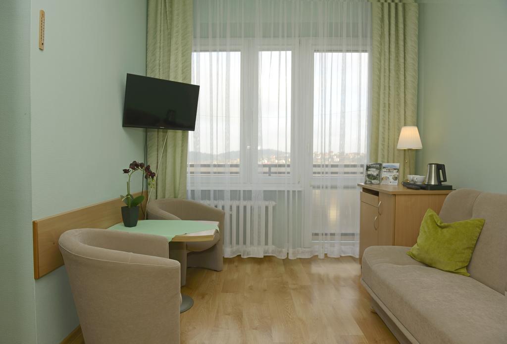 Kzzg W Polsce, Gornicze Sanatorium Zwiazkowe "Gornik" Hotel Iwonicz-Zdroj Ngoại thất bức ảnh