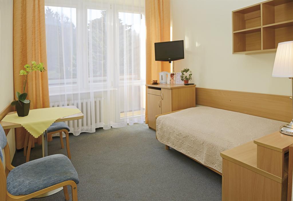 Kzzg W Polsce, Gornicze Sanatorium Zwiazkowe "Gornik" Hotel Iwonicz-Zdroj Phòng bức ảnh