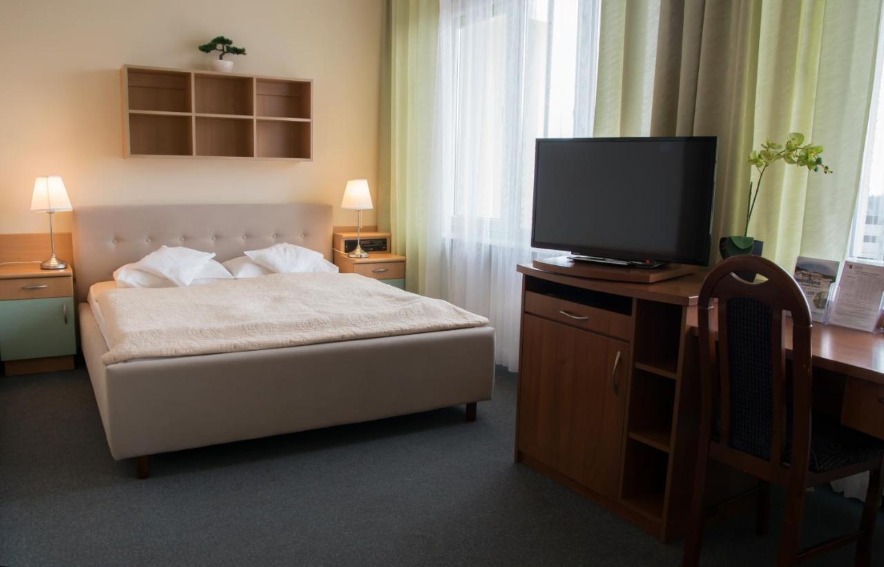 Kzzg W Polsce, Gornicze Sanatorium Zwiazkowe "Gornik" Hotel Iwonicz-Zdroj Ngoại thất bức ảnh